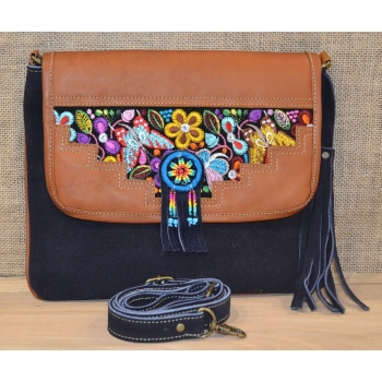 Torebka ze skóry etno w granatowym kolorze  z koralikami mullo .